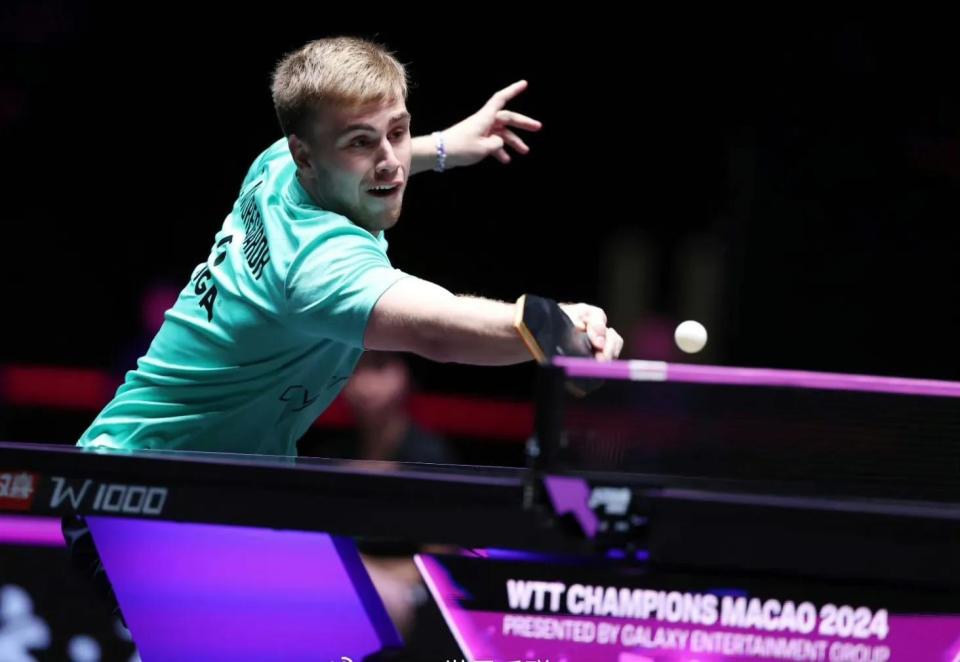 也让蓝黑军 也让蓝黑军