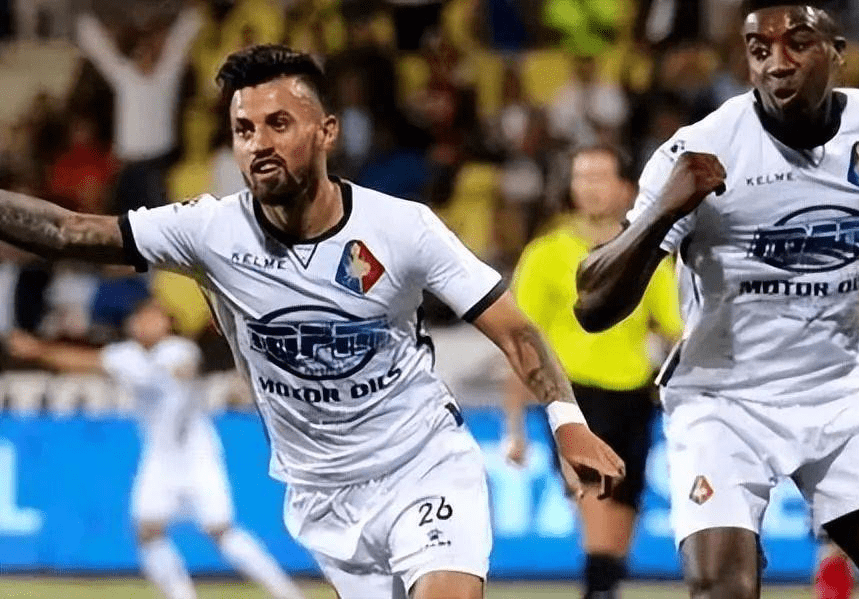 敏锐的球场 敏锐的球场