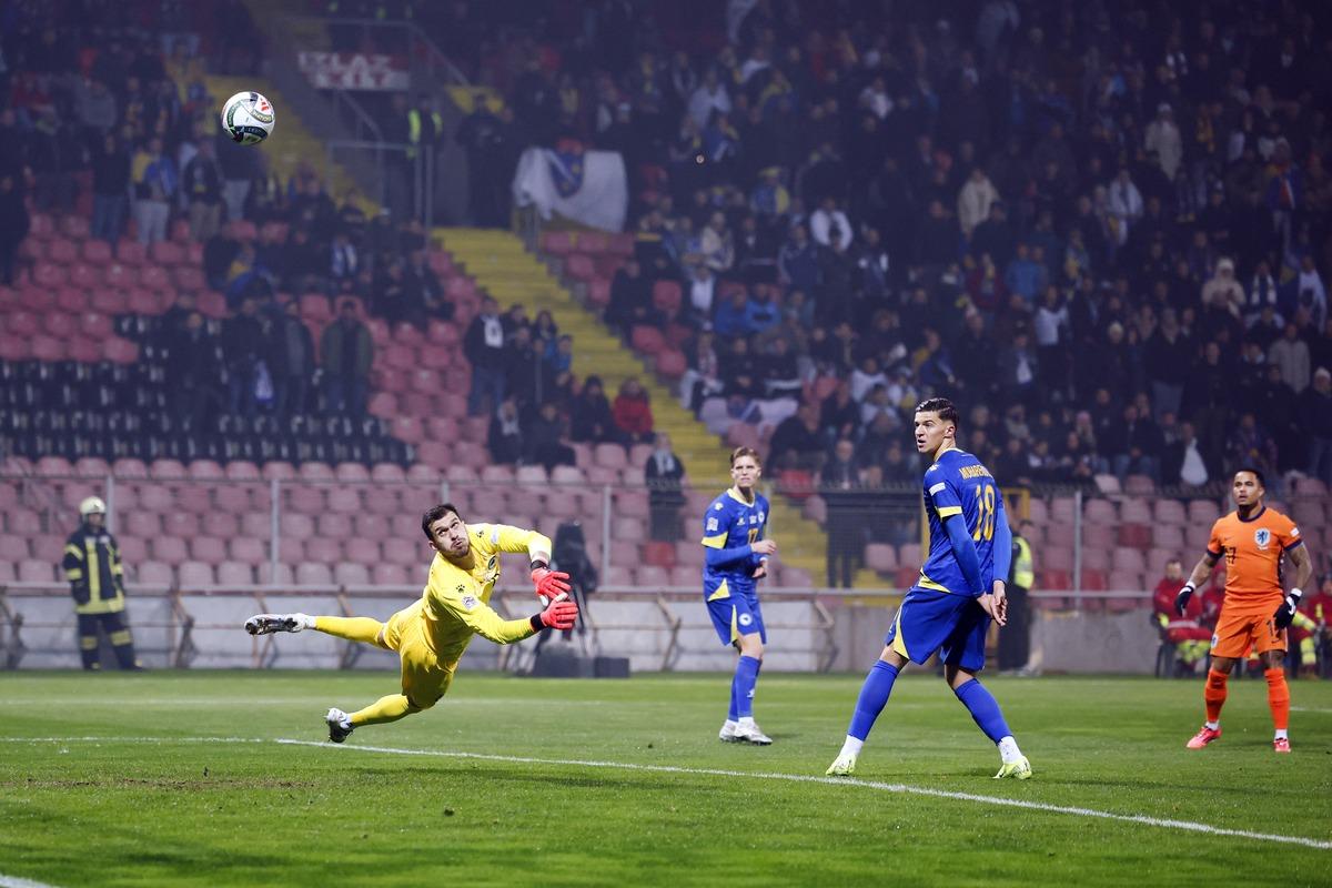 虽然内线看 虽然内线看