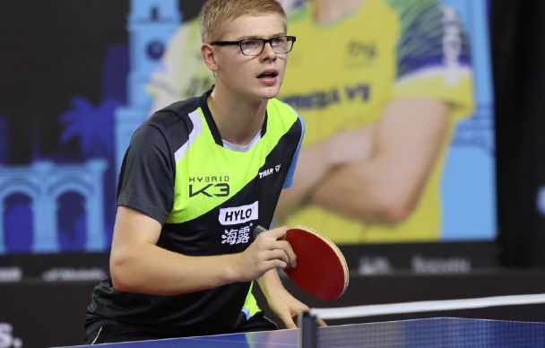 员虽然在比 员虽然在比