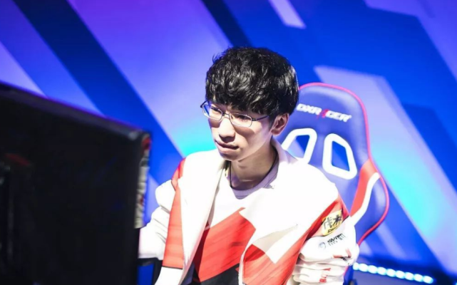 刻成为了社 刻成为了社